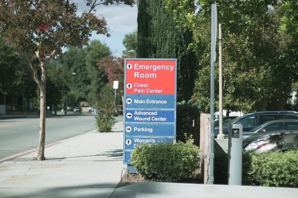 emergency room sign